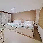 Case de vacanță Casa Di Tre Mare Nea Kallikrateia